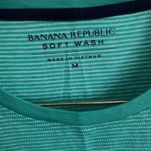 Banana Republic Shirts - Banana Republic soft wash tee. M. Like new. Banana Republic Shirts - Banana Republic soft wash tee. M. Like new.